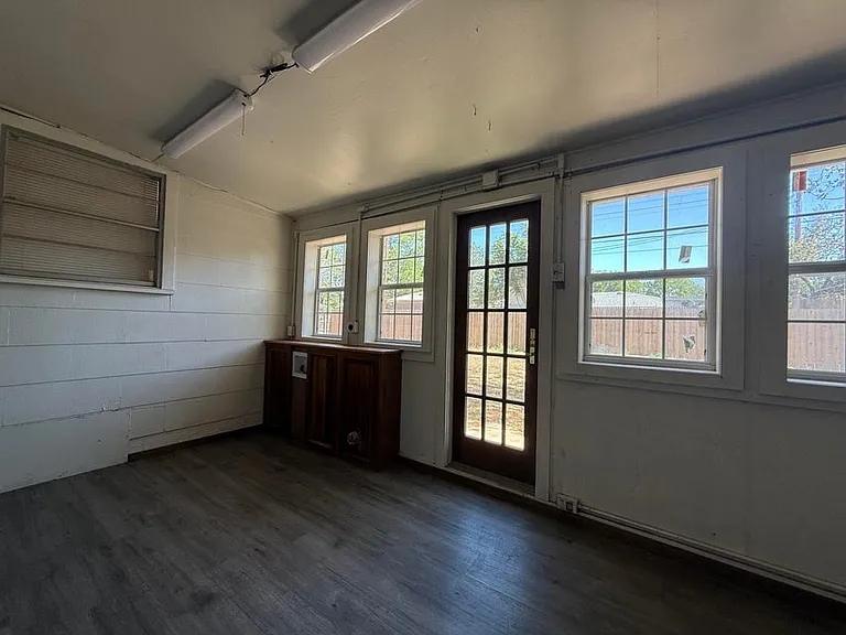 3605 42nd St — Photo 16