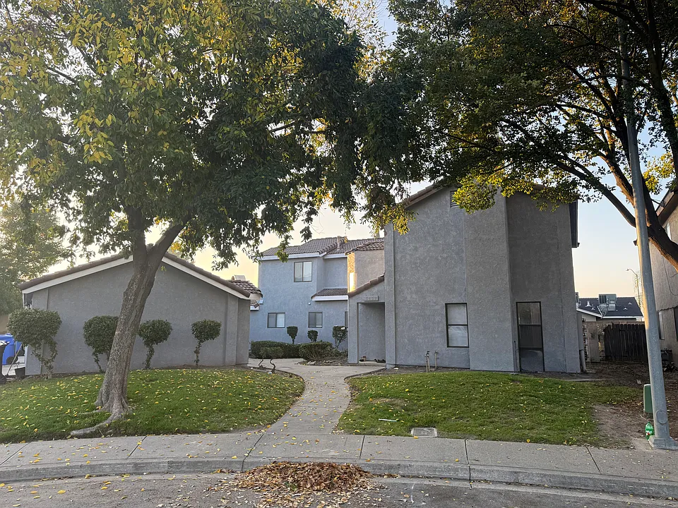 3634 La Mancha Pl