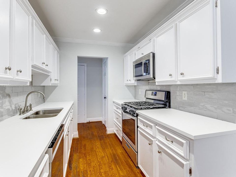 1st image of 2901 Meadows Dr