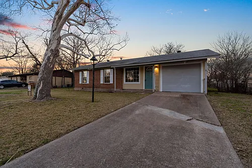 7704 Delafield Ln Photo 1