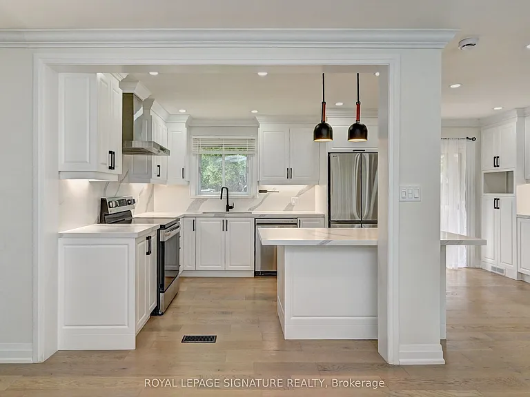 240 Stonybrook Dr — Photo 22
