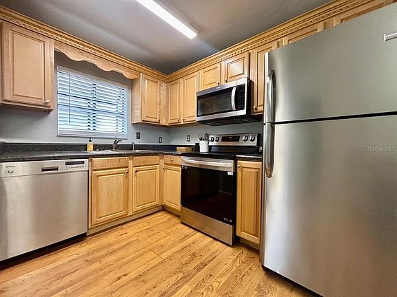 5th image of 4009 SW 20th Ln