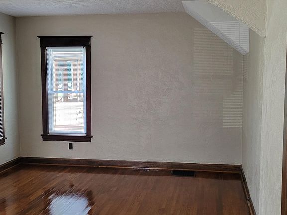 3rd image of 1350 Greenwood Ave