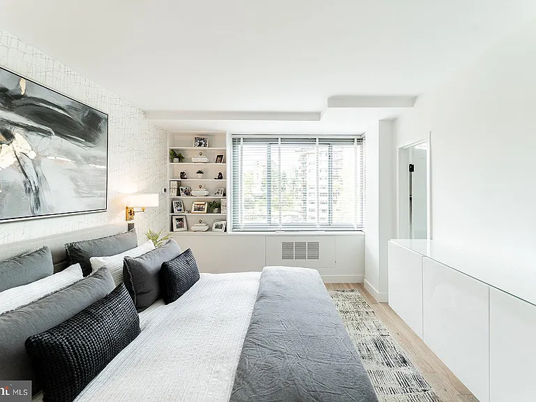4200 Cathedral Ave NW #1005 — Photo 33
