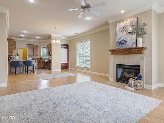 5th image of 129 Oakbend Dr