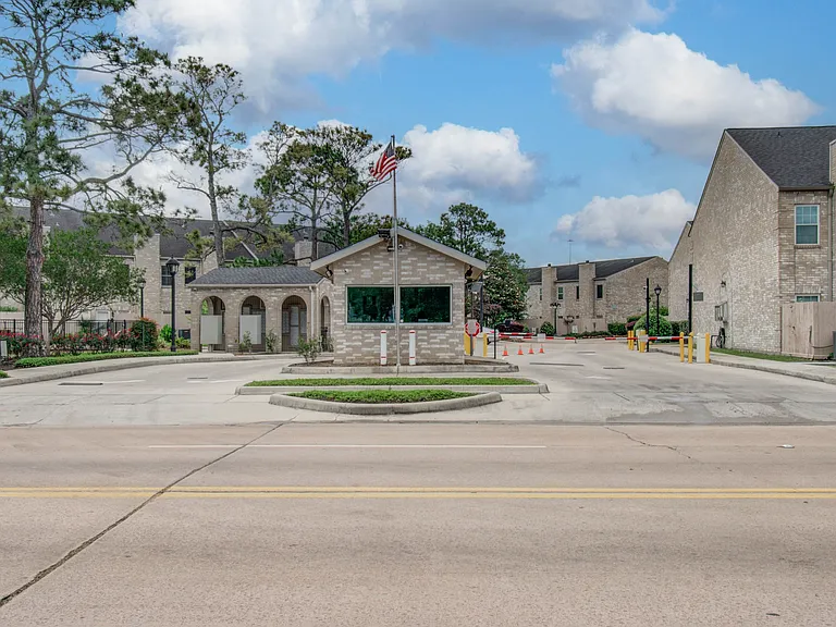 3088 Holly Hall St — Photo 3