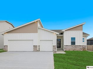 4509 S 213th St, Elkhorn, NE 68022