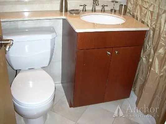 Rented by Anchor Associates | media 33