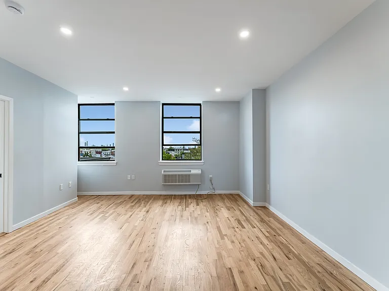 44 Sherman Ave #4B — Photo 11