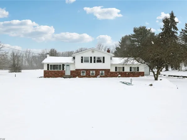 1247 Griggy Rd, Mogadore, OH 44260