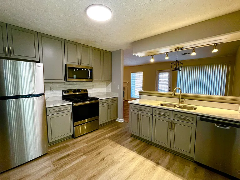2373 Berkeley Creek Ct — Photo 4