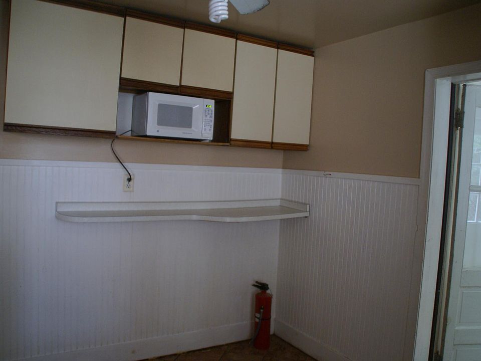 Eat-in Kitchen / Breakfast Room