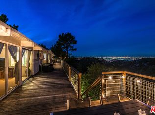 3356 Woodcliff Rd, Sherman Oaks, CA 91403