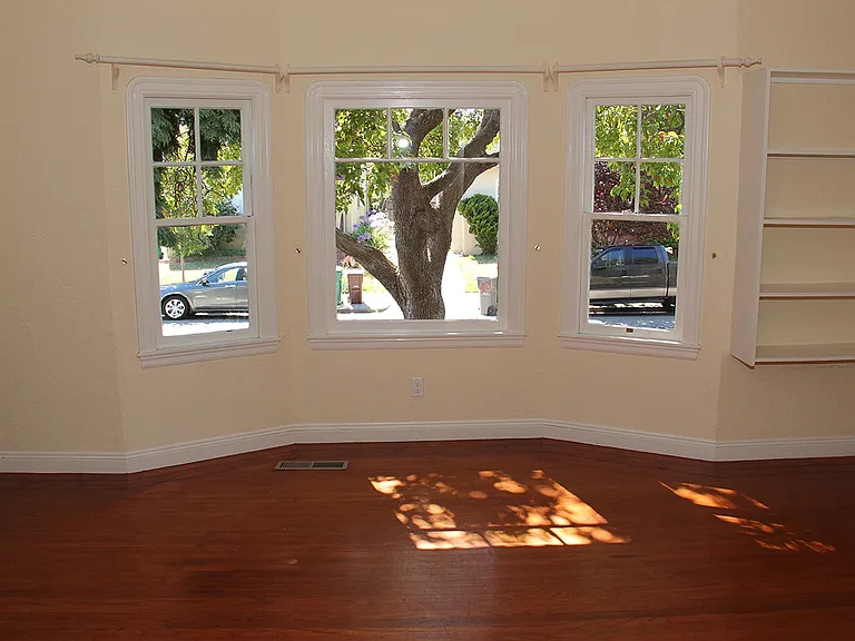 805 San Carlos Ave — Photo 7