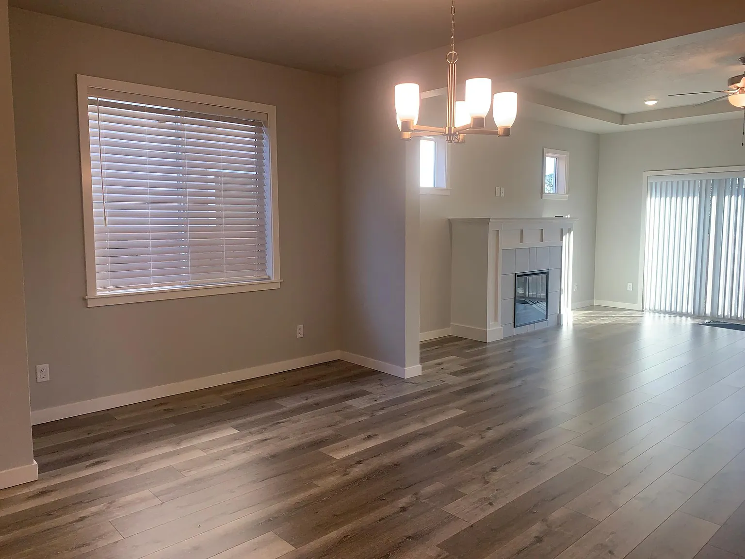 883 E Wilson St — Photo 4