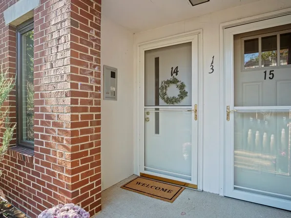 126 Merrimac St Unit 14, Newburyport, MA 01950