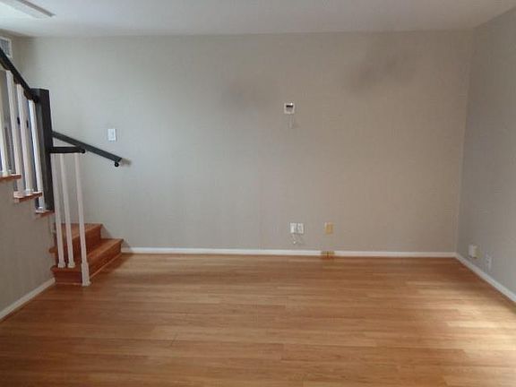4th image of 2225 Mimosa Dr APT 4