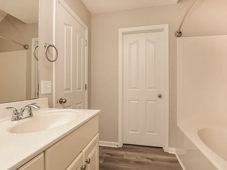 214 Quanah Parker Trl — Photo 13