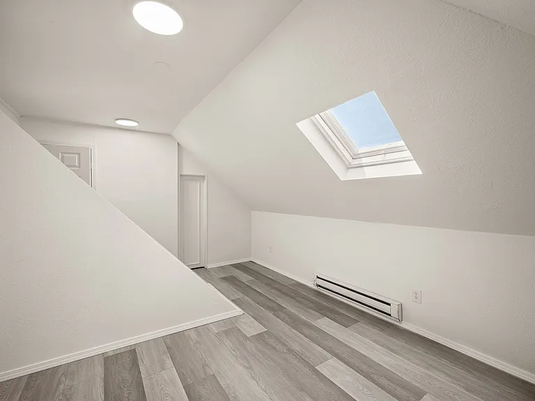 1627 E Desmet Ave — Photo 12