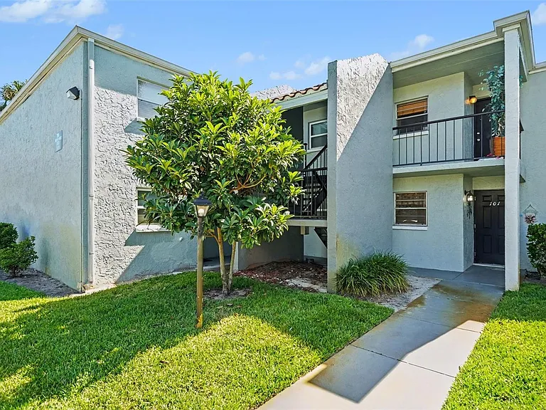 2845 Somerset Park Dr #101 — Photo 1