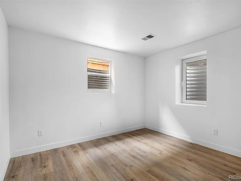 15974 E Baltic Pl — Photo 24