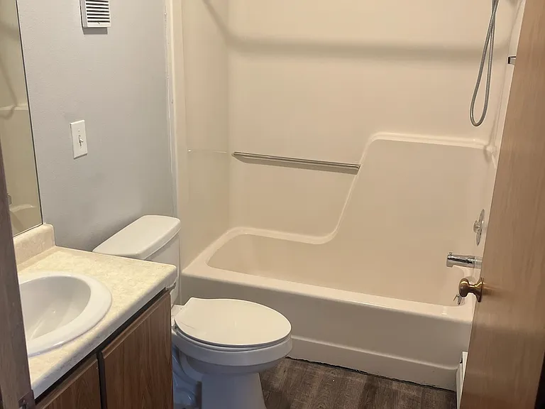20 Forest Ave — Photo 10