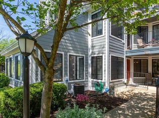 7004 Irwell Ln #12A, Alexandria, VA 22315