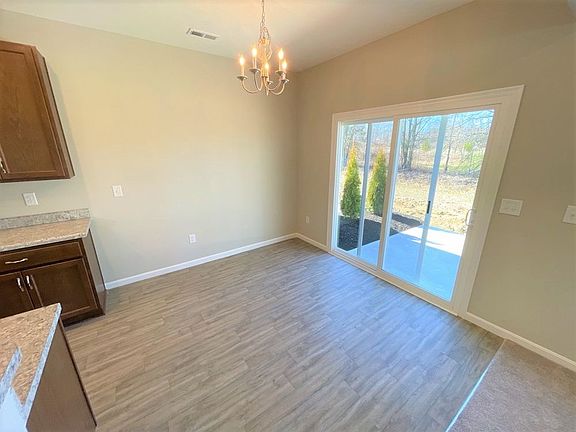 4th image of 5835 Parkview Ln