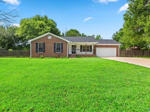 2718 Charity Ln, Hazel Green, AL 35750