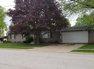 620 N Van Buren St, Batavia, IL