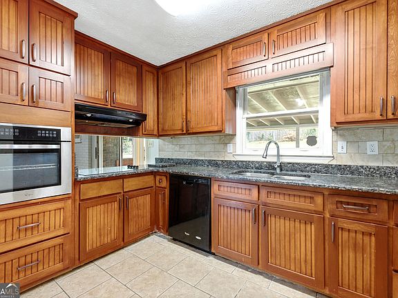 2nd image of 2681 Kings Cir