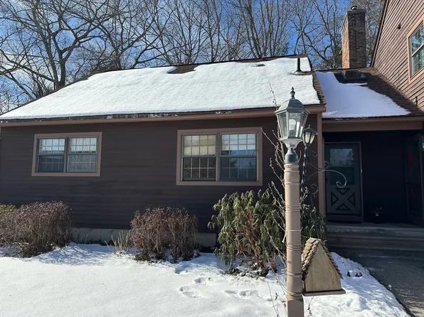 3 Adams Ct #A, South Deerfield, MA 01373