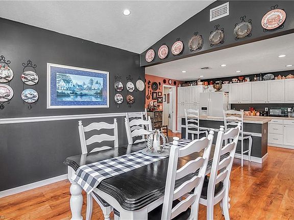 5th image of 24575 Red Robin Dr