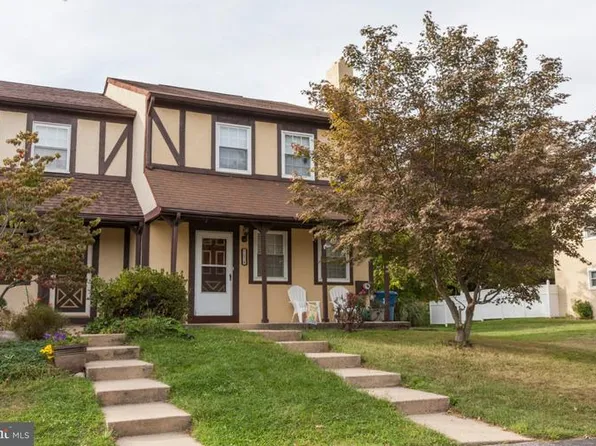 754 Sandra Ln, East Norriton, PA 19403