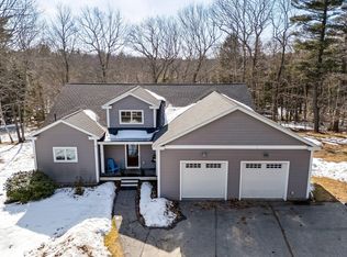 1 Victoria Ln, Falmouth, ME 04105