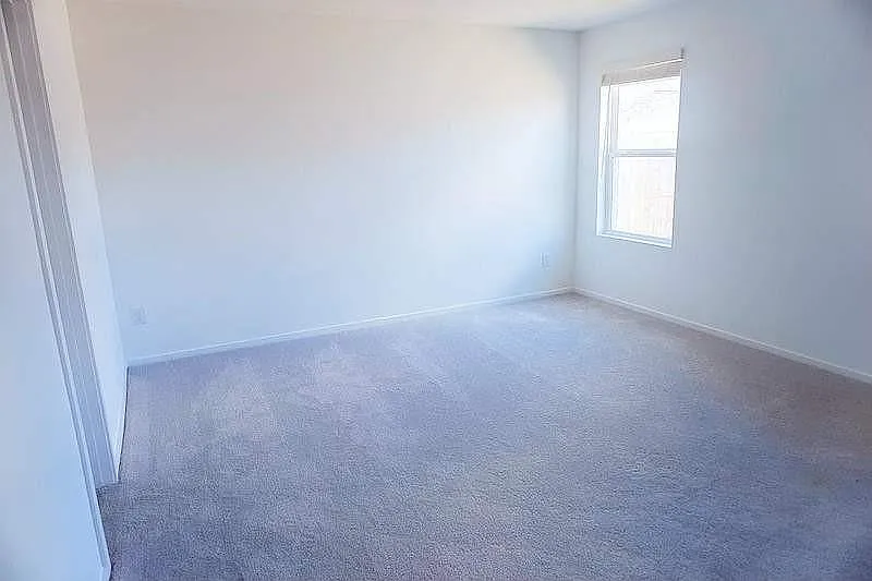 4 bed, 2.0 bath, 1924 sqft, $2,250 — Photo 4