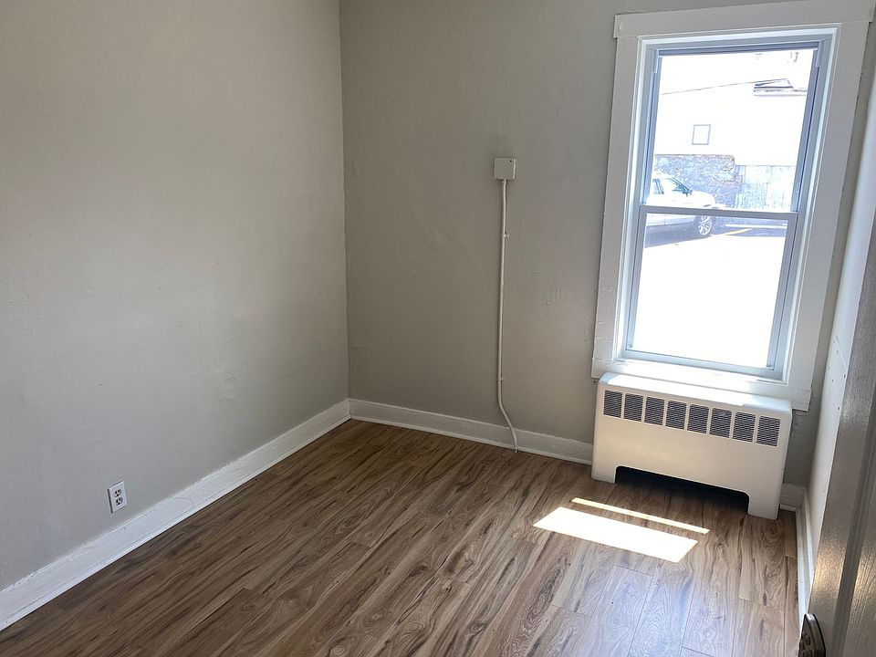 270 4th St Apartment Rentals Fall River, MA Zillow