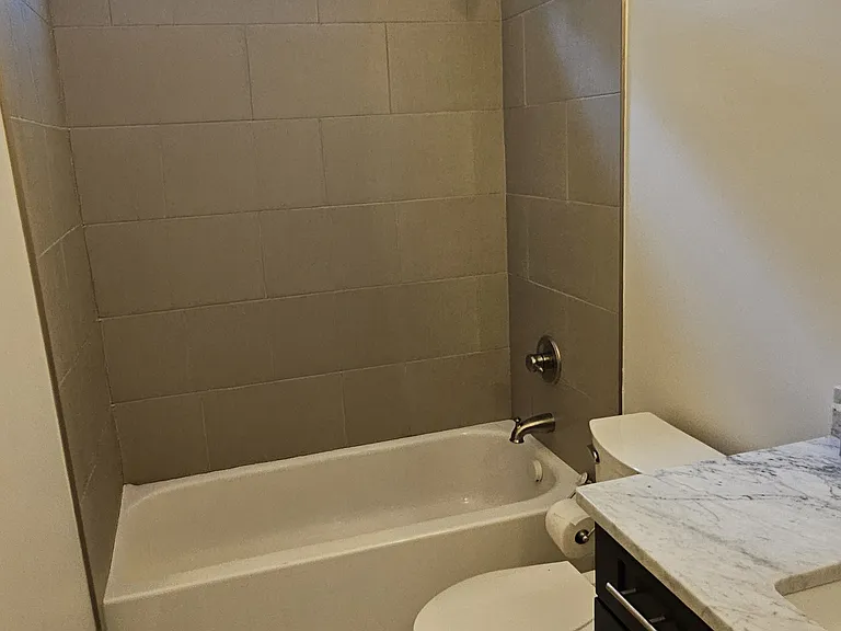 2110 E Roxboro Rd NE — Photo 27