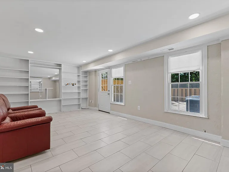 4305 Birchlake Ct — Photo 8