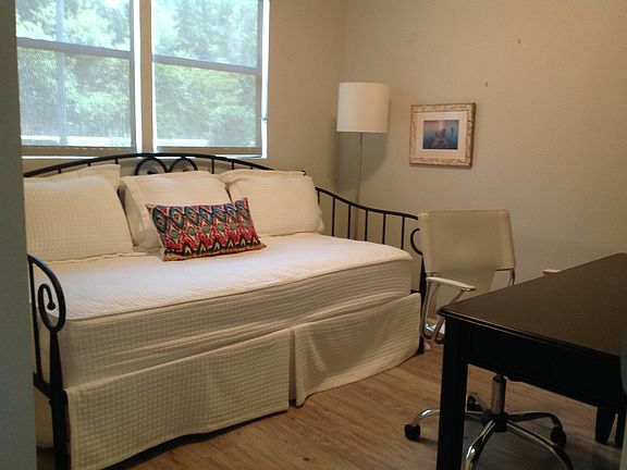 Guest Room / Office