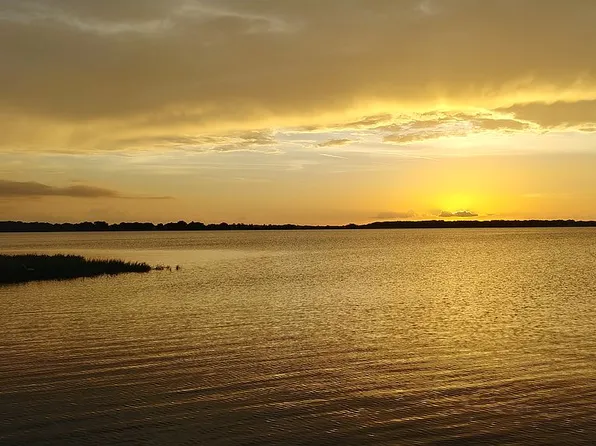 16424 Lakeshore Dr, Minneola, FL 34715