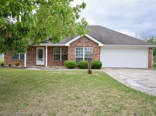 660 W Badger Lee Rd, Sallisaw, OK 74955