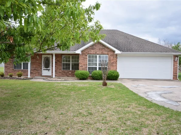 660 W Badger Lee Rd, Sallisaw, OK 74955