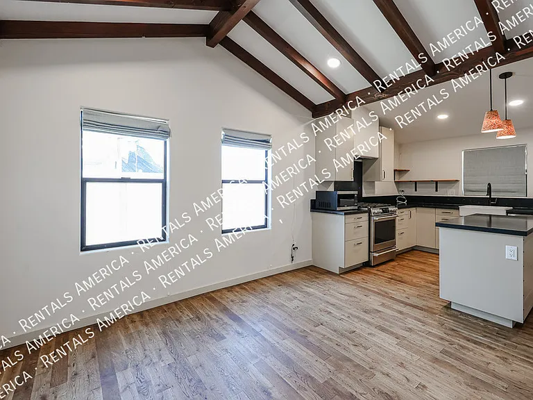 3809 N 9th St — Photo 11