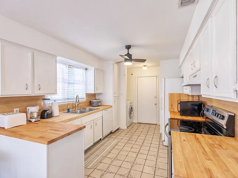 5725 Quail Run St — Photo 13