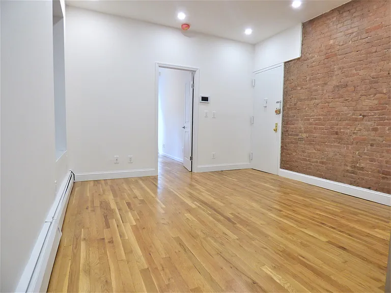 2 Clinton St #2A — Photo 4