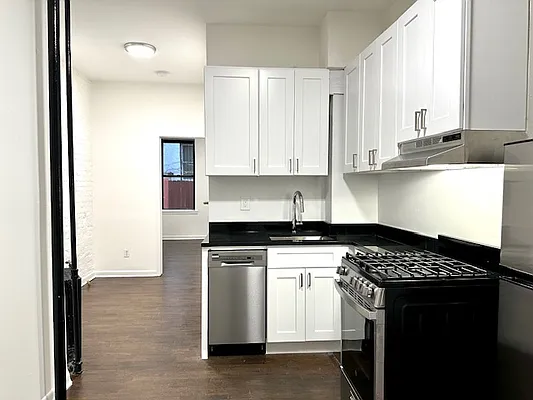 Rented by Bond New York | media 7