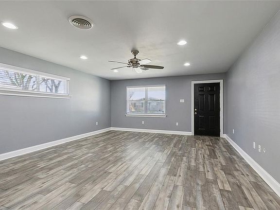 3rd image of 2307 Corinne Dr