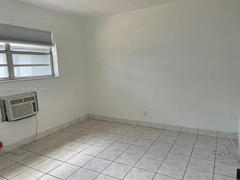 6021 Polk St #4 — Photo 7