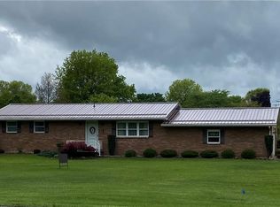 396 N Meadowlark Dr, Williamstown, WV 26187